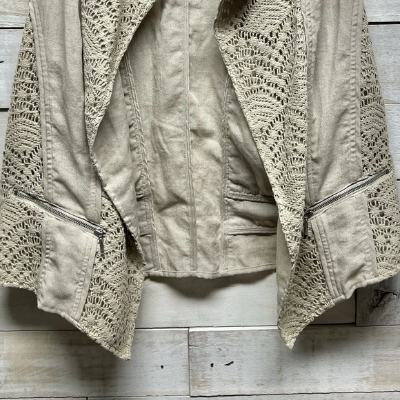 Chicos Vest Womens 2 US Large Beige Crochet Sleeveless Open Front‎ Asymetrical - Picture 3 of 9